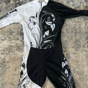 NWOT! Gorgeous women’s speed skating ski suit.